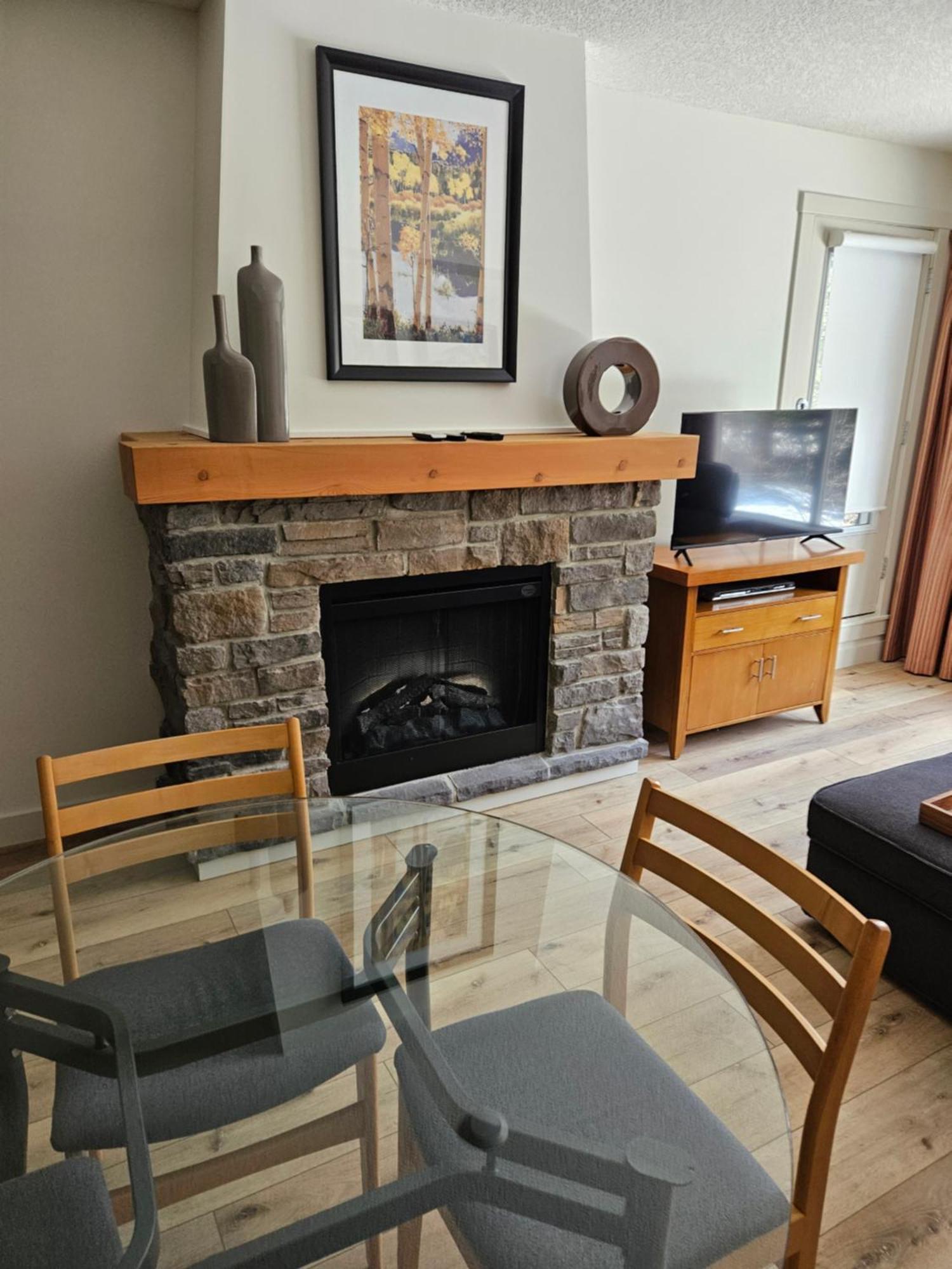 Apartamento Rocky Mountain Getaway Canmore Exterior foto