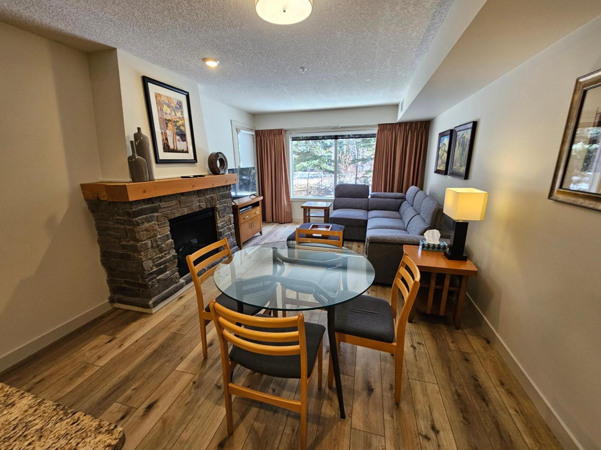 Apartamento Rocky Mountain Getaway Canmore Exterior foto