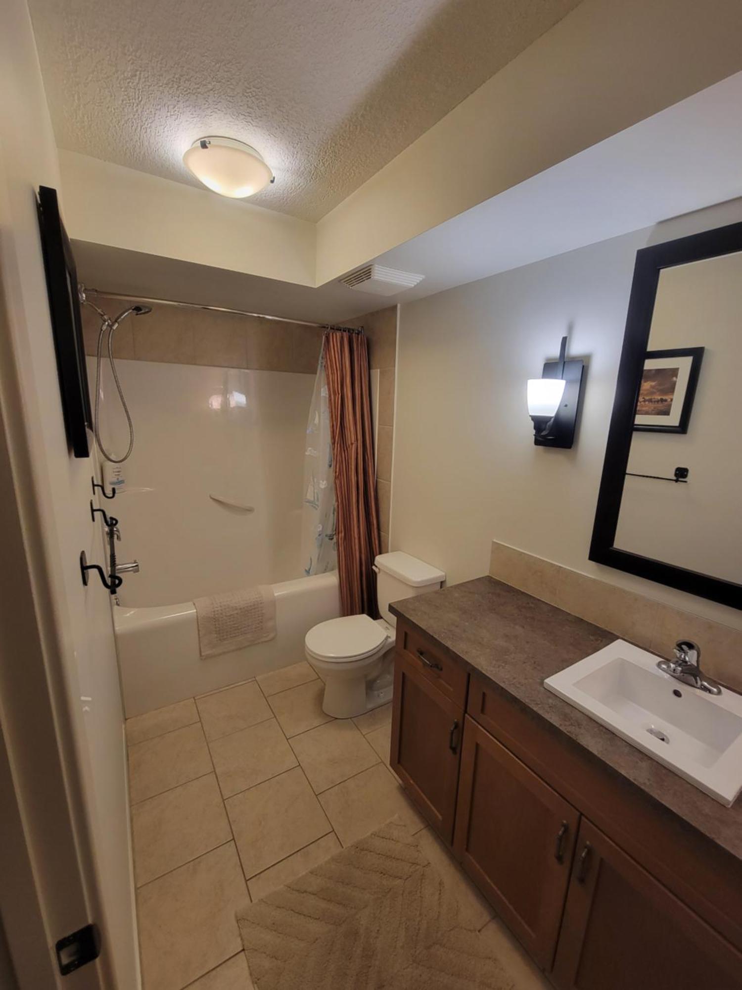 Apartamento Rocky Mountain Getaway Canmore Exterior foto