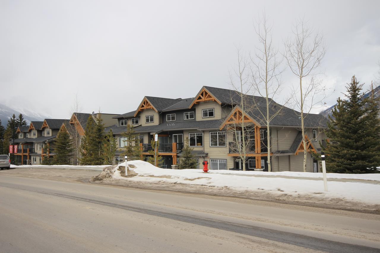Apartamento Rocky Mountain Getaway Canmore Exterior foto