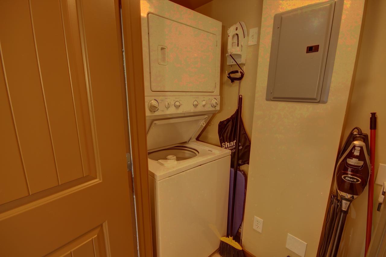 Apartamento Rocky Mountain Getaway Canmore Exterior foto
